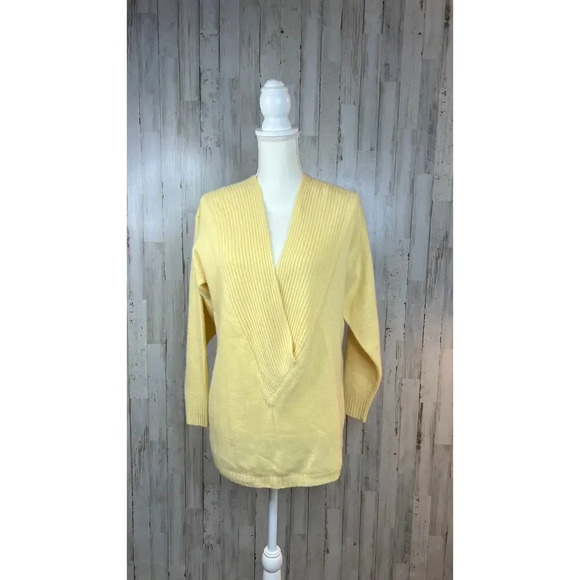 Vintage Linda Allard‎ Ellen Tracy Women's Med. Yellow Wool Blend V-Neck Sweater - Picture 1 of 7